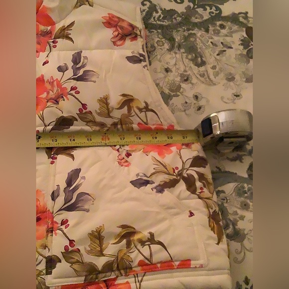 Anthropologie- Daily Practice Boxy Puffer Vest - Picture 5 of 13